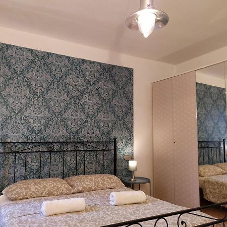 Two Steps From Rialto Hotel Venesia Bagian luar foto