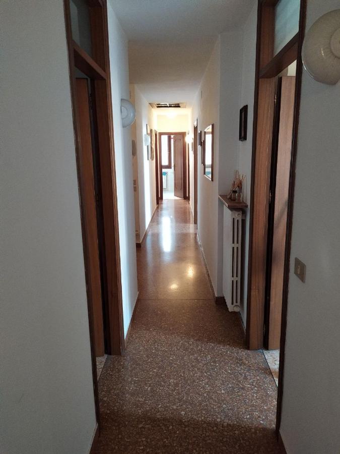 Two Steps From Rialto Hotel Venesia Bagian luar foto