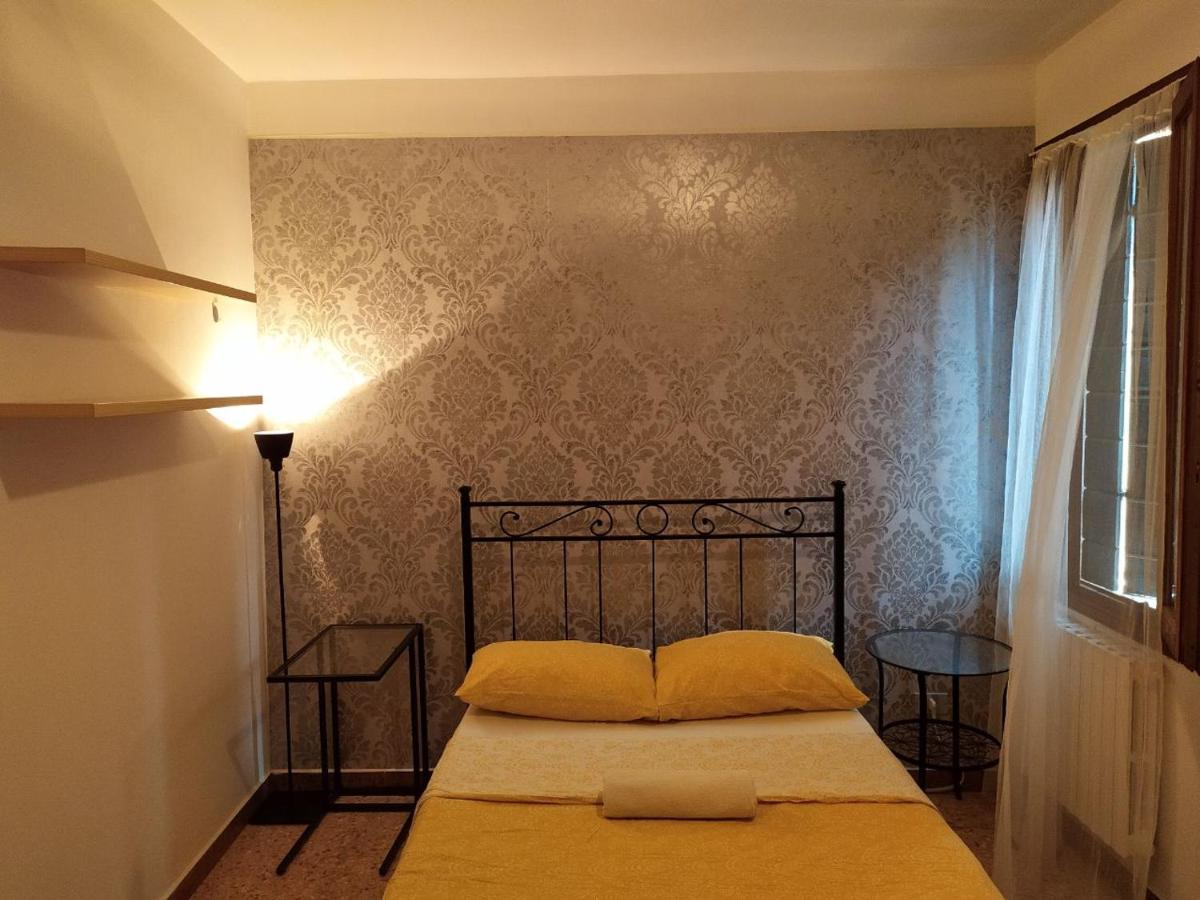 Two Steps From Rialto Hotel Venesia Bagian luar foto