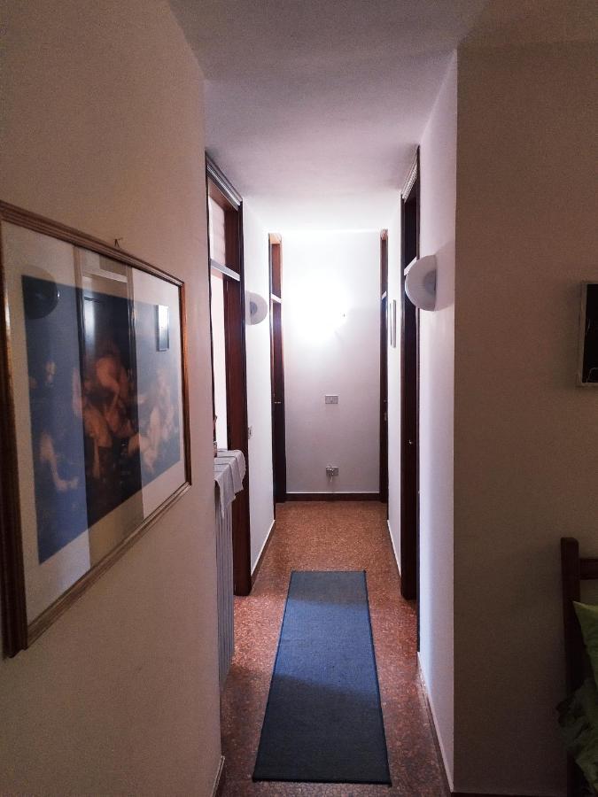 Two Steps From Rialto Hotel Venesia Bagian luar foto