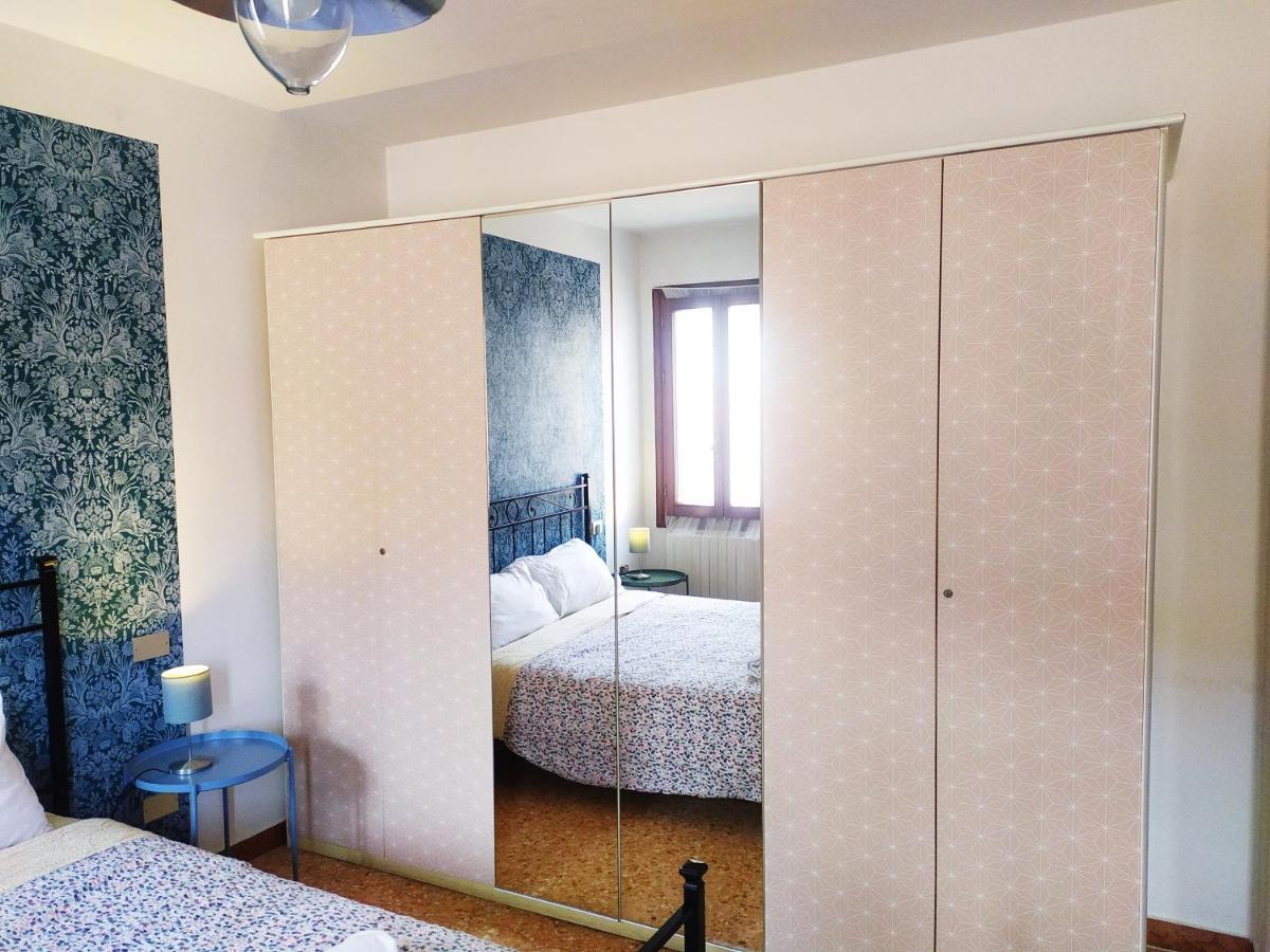 Two Steps From Rialto Hotel Venesia Bagian luar foto