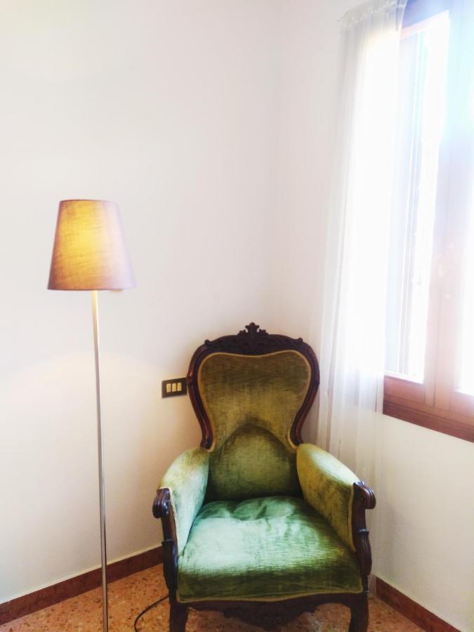 Two Steps From Rialto Hotel Venesia Bagian luar foto