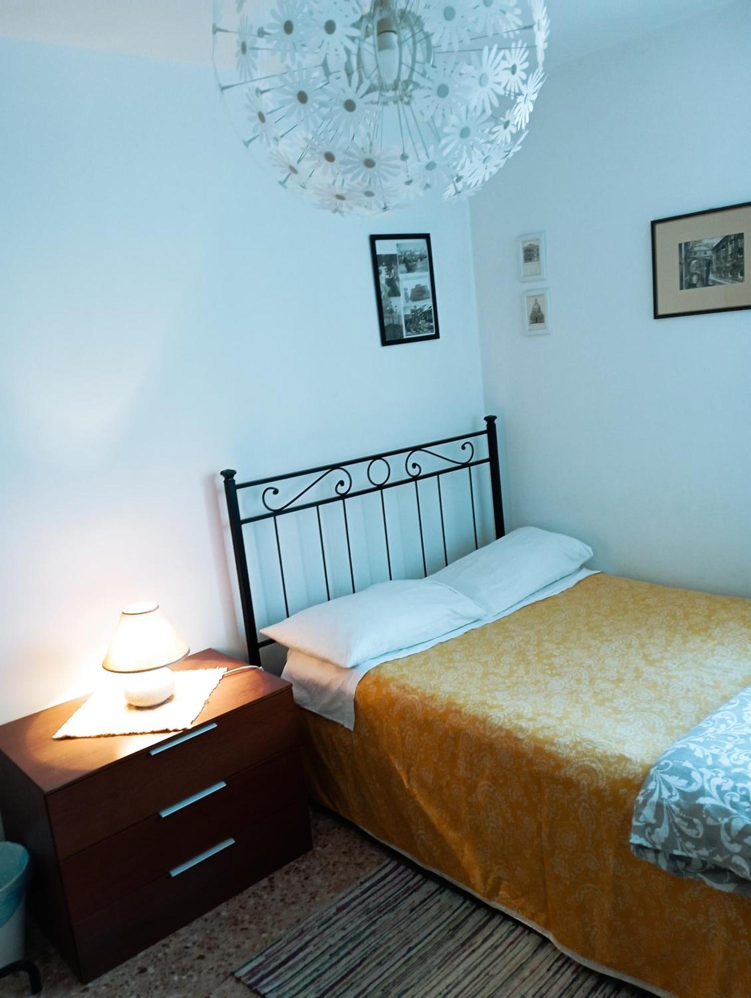 Two Steps From Rialto Hotel Venesia Bagian luar foto