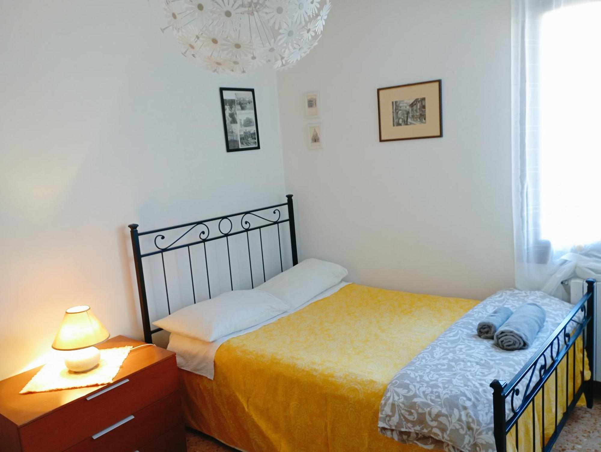 Two Steps From Rialto Hotel Venesia Bagian luar foto